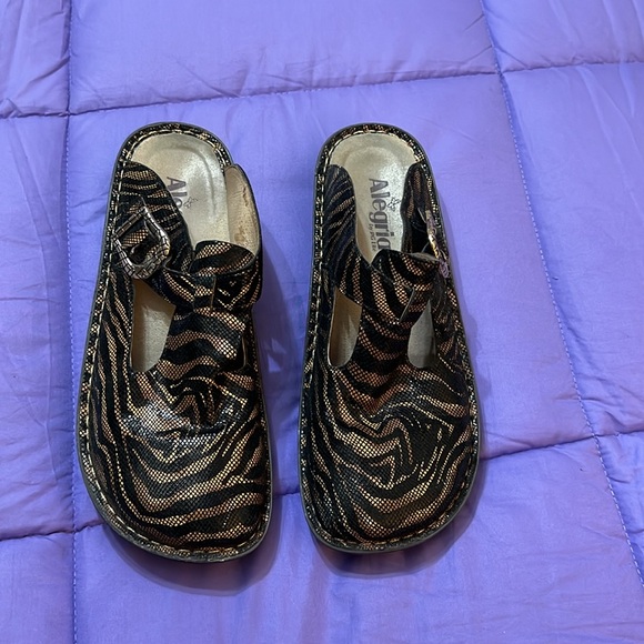 ALEGRIA Tiger print shoes clogs size 10 (40) - Picture 1 of 8